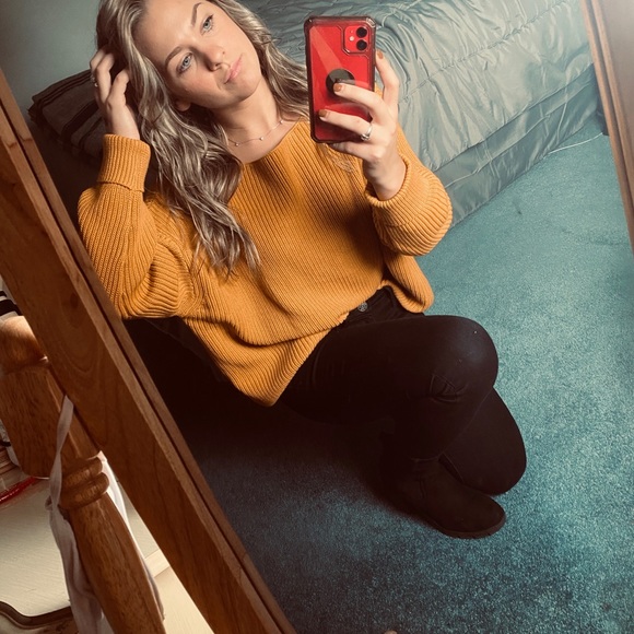 Meet your Posher, Jaclyn - Picture 6 of 7